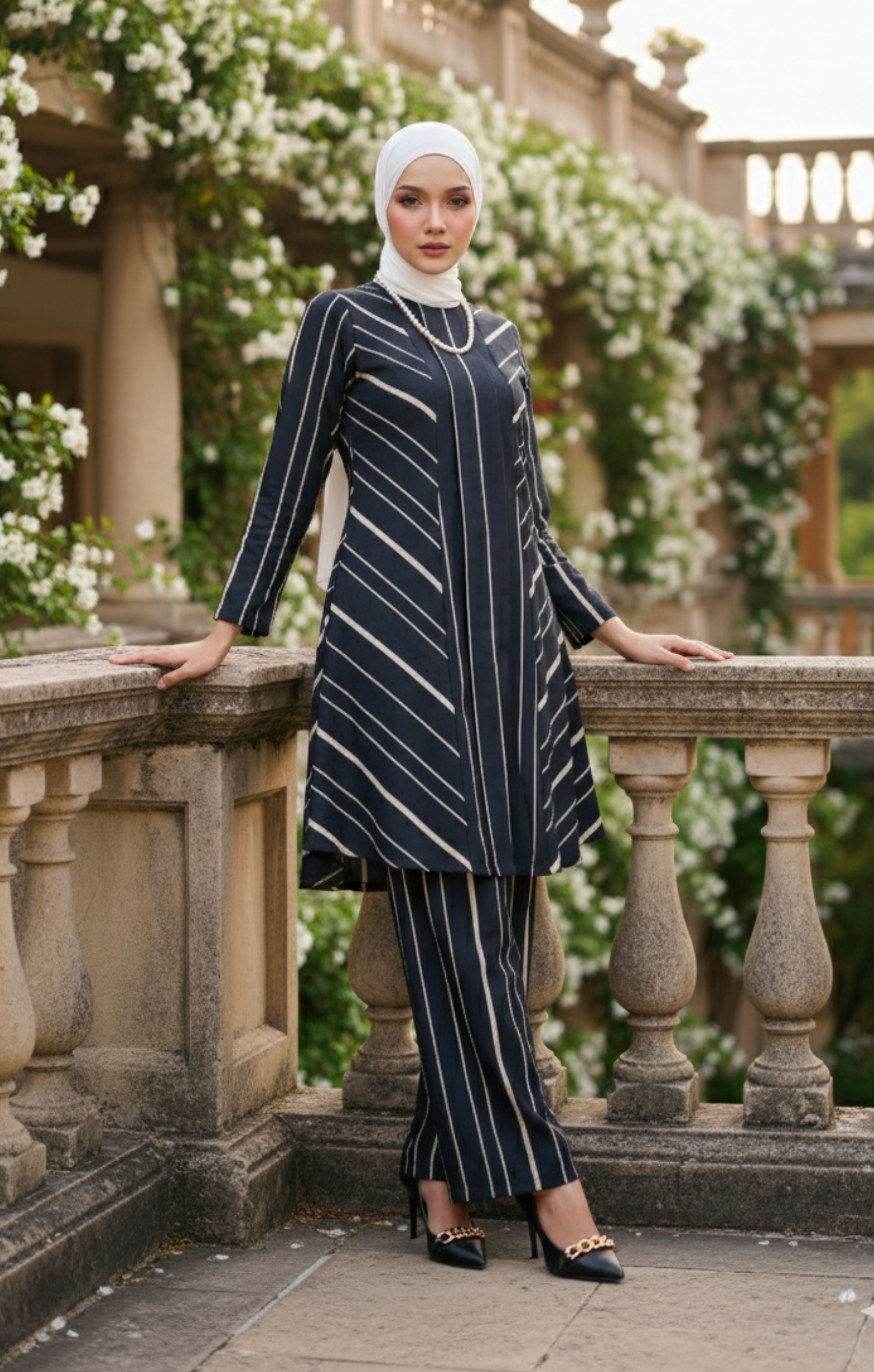 Liyana 2.0 Kebarung Linen | Black Stripe D5-3